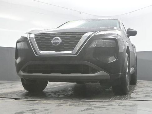 Used 2023 Nissan Rogue S image 25
