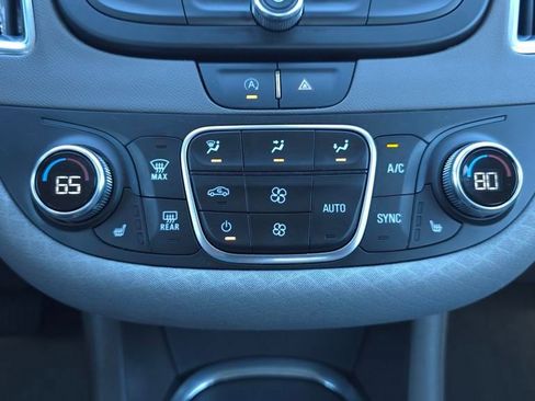 Used 2020 Chevrolet Malibu LT image 32