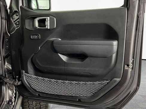 Used 2022 Jeep Gladiator Sport AWD/4WD image 28
