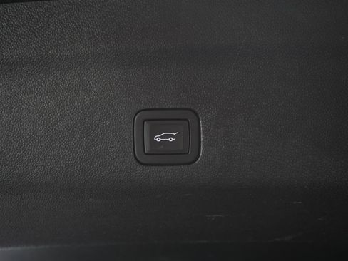 Used 2023 Chevrolet Tahoe LT w/ Luxury Package AWD/4WD image 12