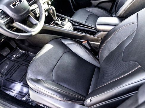 Used 2023 Jeep Compass Limited image 14