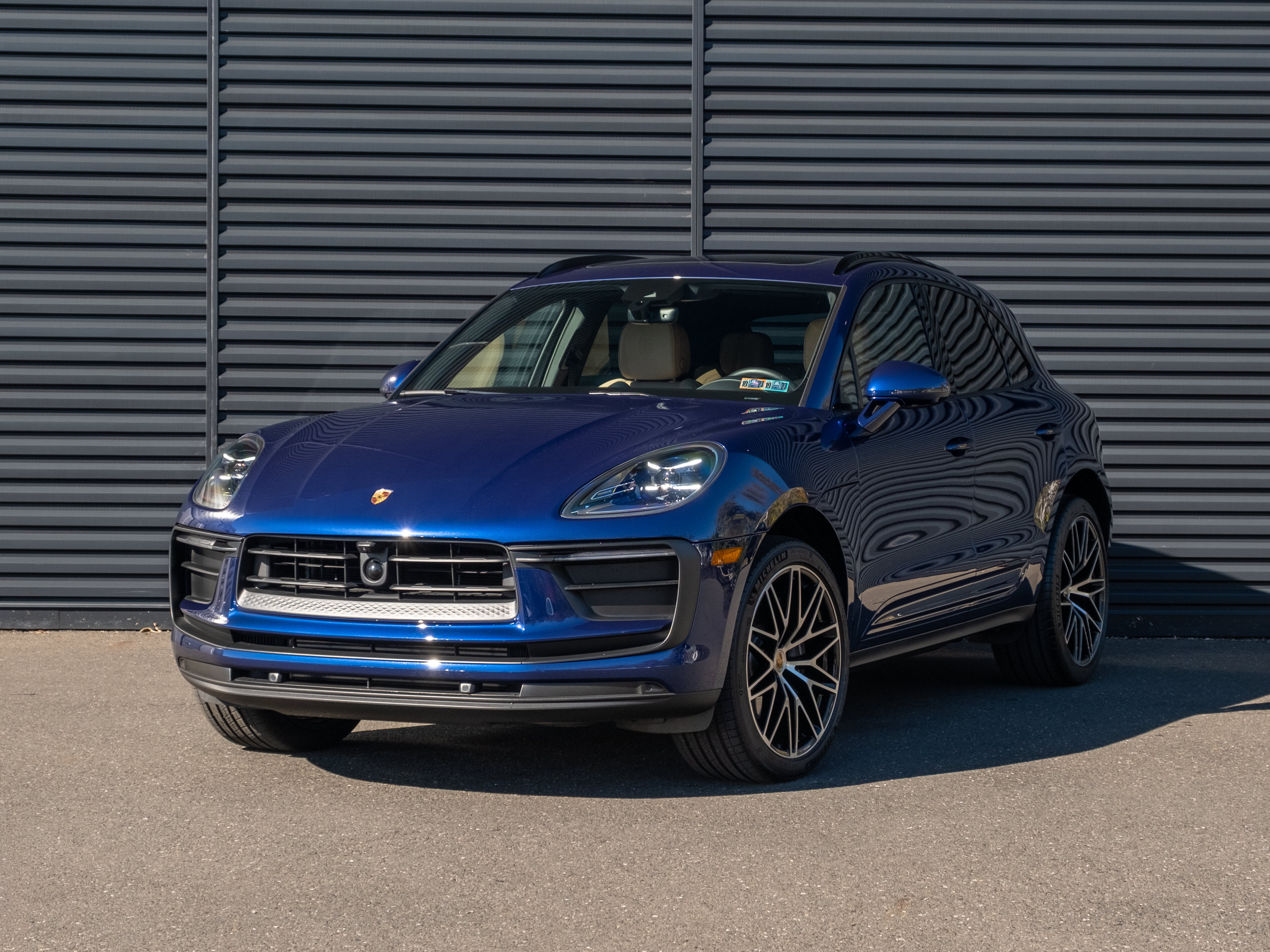 Certified 2026 Porsche Macan AWD/4WD image 1
