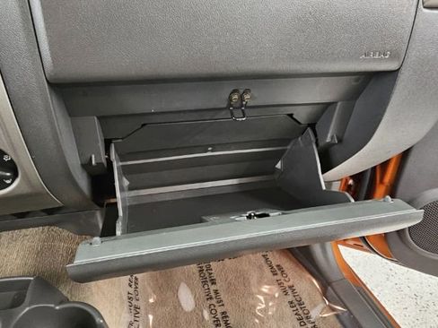 Used 2005 Chevrolet Colorado LS image 16