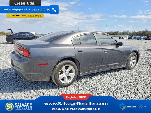 Used 2014 Dodge Charger SE RWD image 4