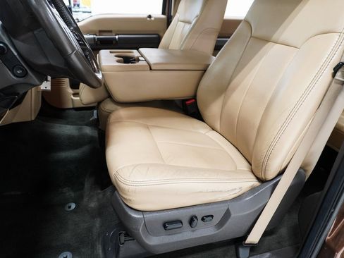 Used 2011 Ford F250 Lariat w/ Camper Pkg image 12