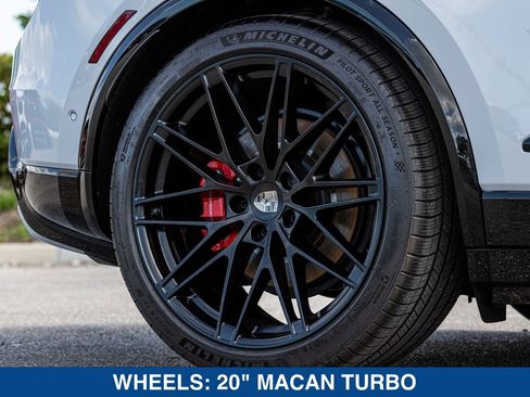 Used 2025 Porsche Macan Turbo Electric AWD/4WD image 33