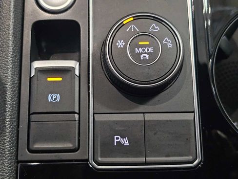 Used 2023 Volkswagen Atlas Cross Sport SEL R-Line AWD/4WD image 33