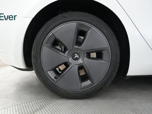 Used 2023 Tesla Model 3 Standard Range image 18
