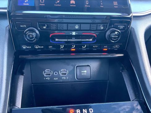 Used 2023 Jeep Grand Cherokee Limited AWD/4WD image 34