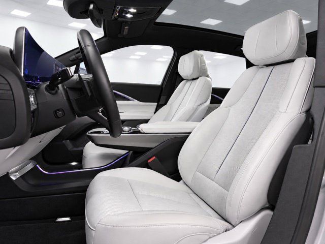 Used 2024 Cadillac Lyriq Sport AWD/4WD image 19