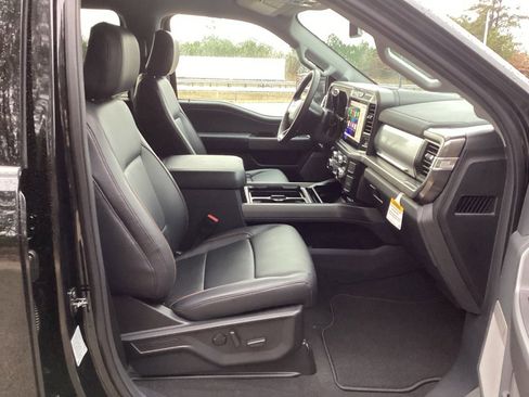 New 2026 Ford F250 Lariat w/ Chrome Package image 32