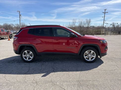 Used 2023 Jeep Compass Latitude image 6