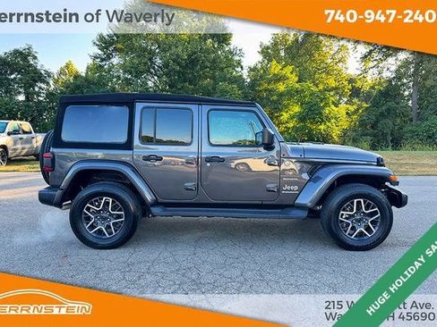 Used 2024 Jeep Wrangler Sahara image 30
