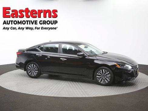 Used 2023 Nissan Altima 2.5 SV FWD image 46