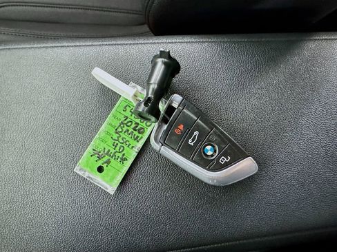 Used 2020 BMW 330i Sedan w/ Convenience Package image 32