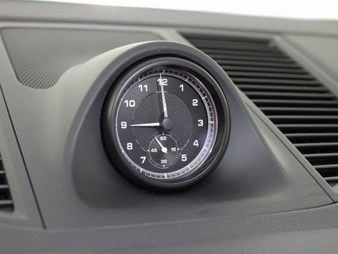 Used 2025 Porsche Macan image 23