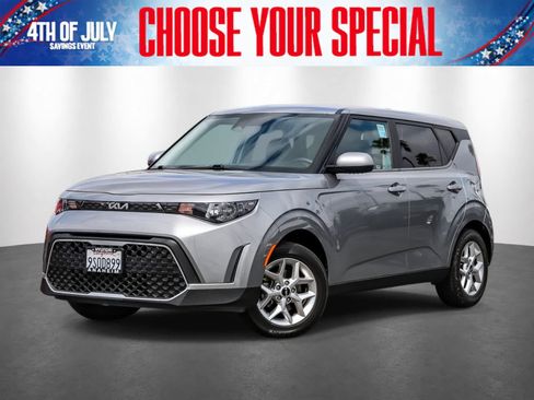 Used 2023 Kia Soul LX w/ Option Group 015 FWD image 1