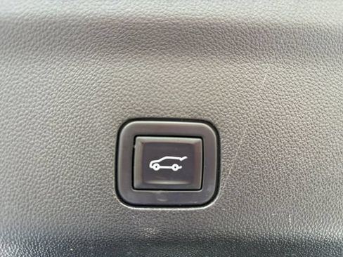 Used 2023 Cadillac Escalade Premium Luxury Platinum w/ LPO, Floor Liner Package AWD/4WD image 21