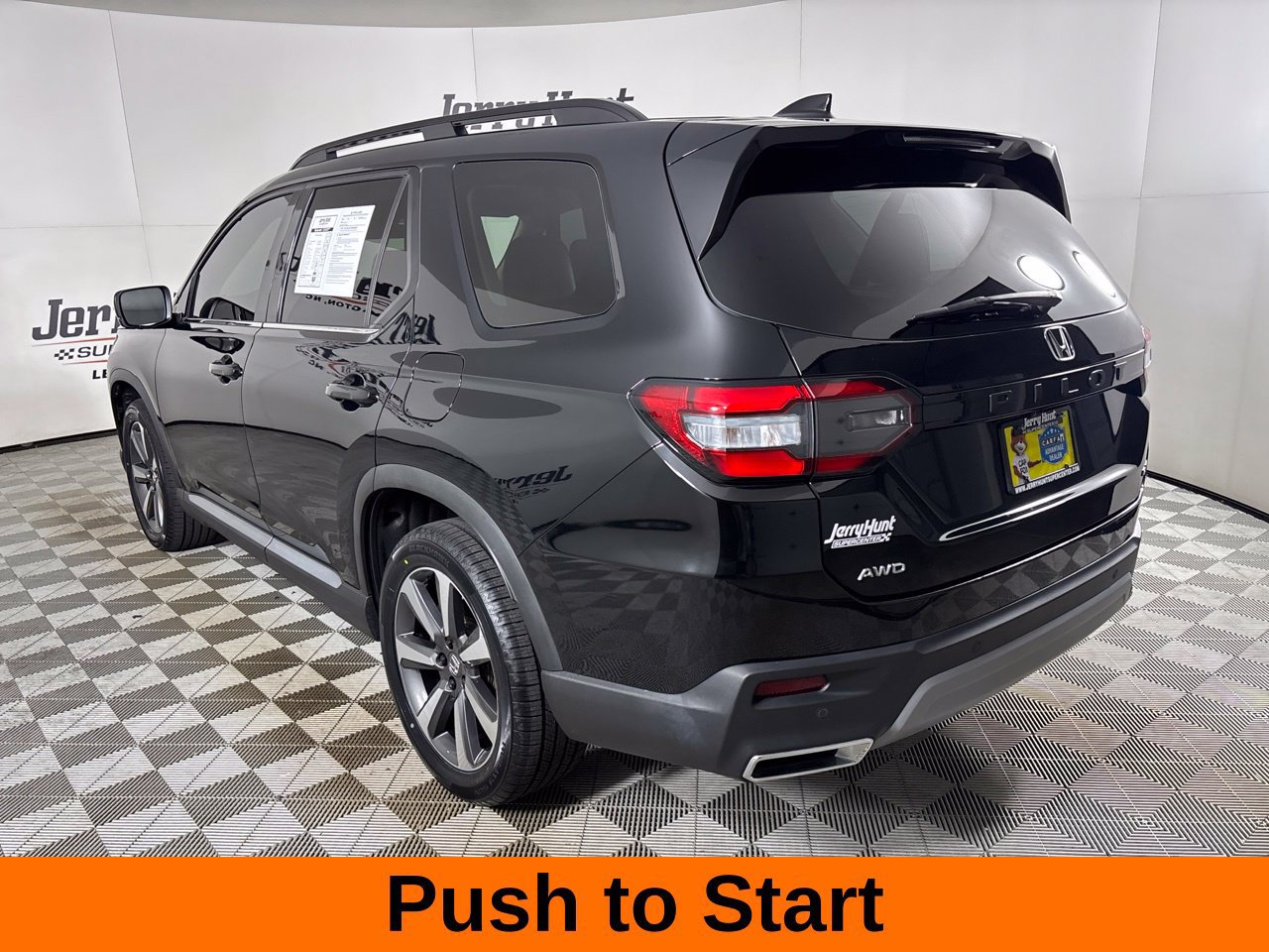 Used 2025 Honda Pilot Elite image 8