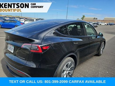 Used 2024 Tesla Model Y Long Range AWD/4WD image 3