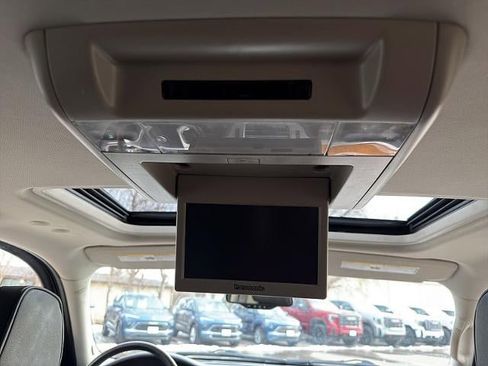 Used 2012 Cadillac Escalade Platinum image 32