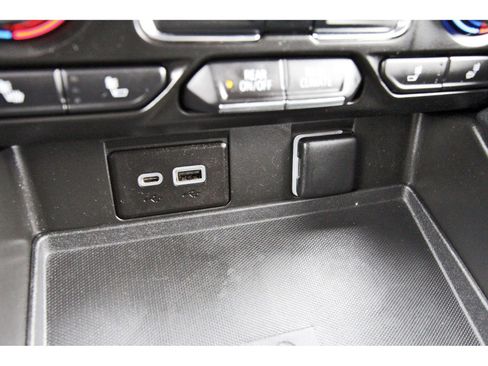 Used 2023 Chevrolet Tahoe Z71 w/ Luxury Package AWD/4WD image 29