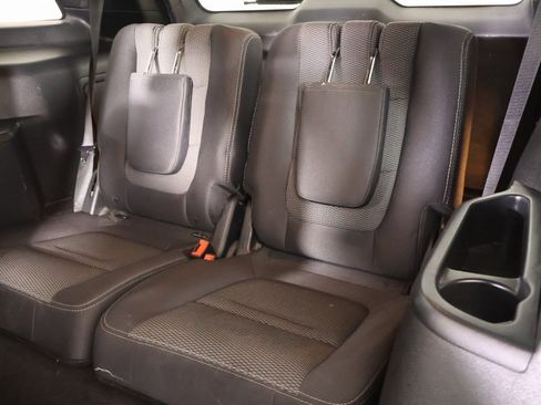 Used 2018 Ford Explorer XLT image 12