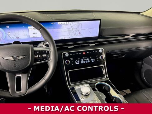 Used 2025 Genesis GV80 2.5T Standard AWD/4WD image 9