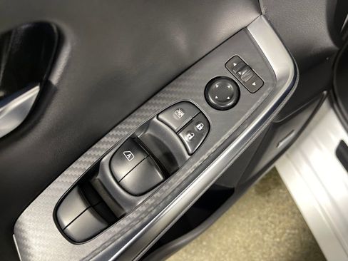 Used 2022 Nissan Sentra SR w/ SR Premium Package image 16