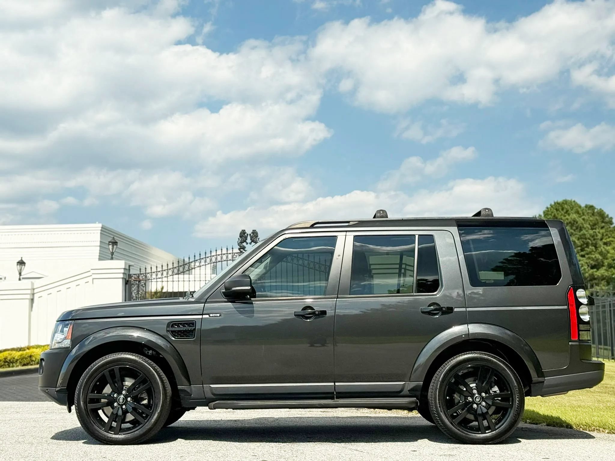 Used 2015 Land Rover LR4 HSE AWD/4WD image 7