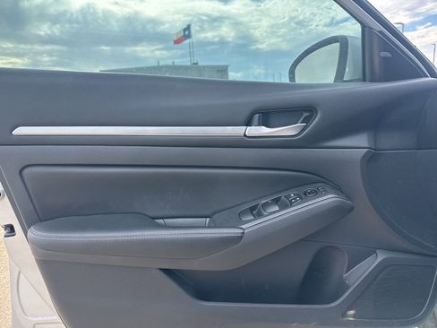 Certified 2022 Nissan Altima 2.5 SV image 22