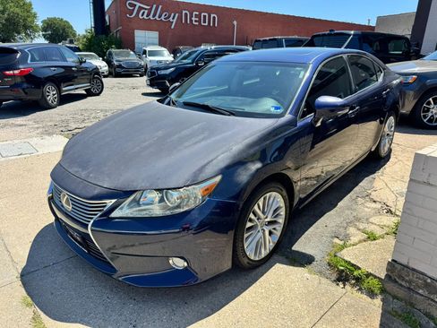 Used 2013 Lexus ES 350 w/ Luxury Pkg FWD image 7