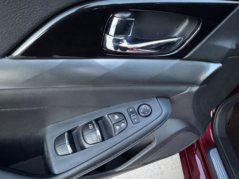 Used 2017 Nissan Maxima SR image 5