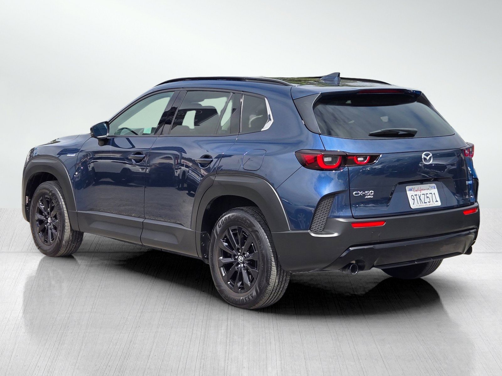 Used 2025 MAZDA CX-50 AWD 2.5 Hybrid w/ Premium Pkg image 6