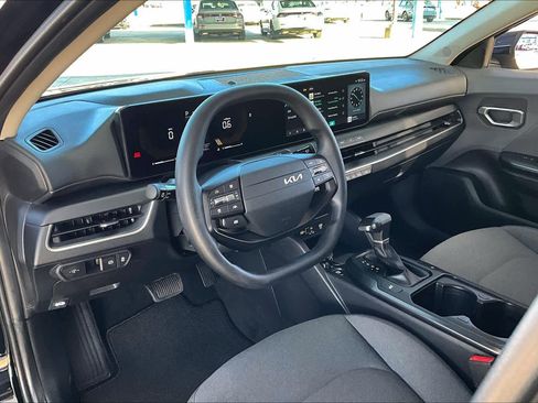 Used 2025 Kia K4 LXS image 16