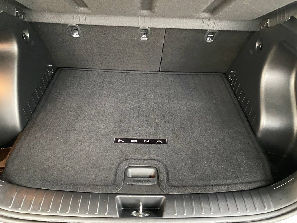 Used 2025 Hyundai Kona SEL FWD image 11