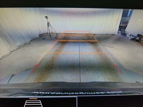 Used 2020 GMC Acadia SLE w/ Driver Convenience Package FWD image 15