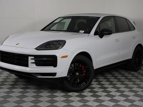 New 2026 Porsche Cayenne S image 1