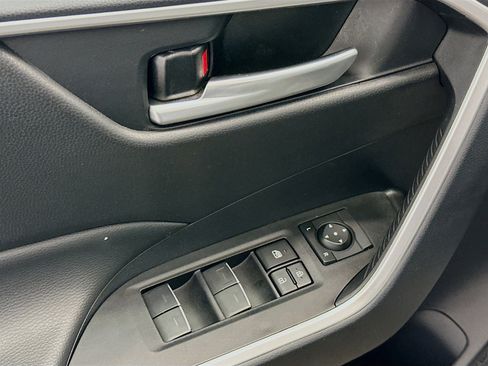 Used 2025 Toyota RAV4 XLE image 15