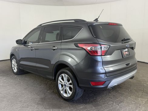 Used 2018 Ford Escape SE w/ SE Sync 3 Package FWD image 5