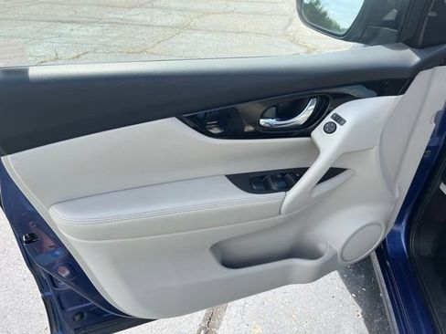 Used 2021 Nissan Rogue Sport SV AWD/4WD image 8