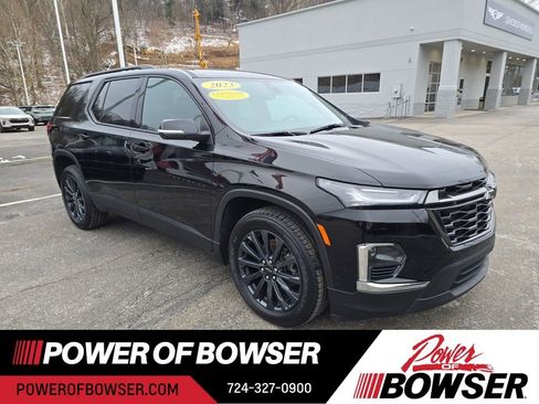 Used 2023 Chevrolet Traverse RS image 7
