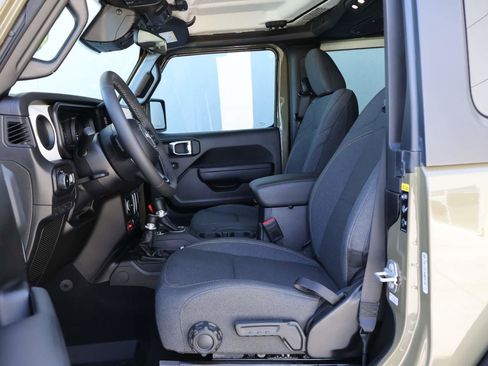 Used 2025 Jeep Wrangler Sport image 8