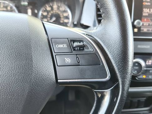 Used 2018 Mitsubishi Outlander SE AWD/4WD image 29
