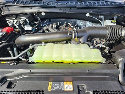 New 2025 Ford Expedition Active image 18