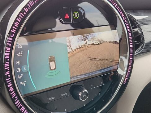 Used 2024 MINI Cooper 2-Door Hardtop w/ Signature Upholstery Package image 19