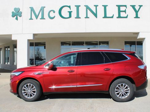 Used 2024 Buick Enclave Premium image 1