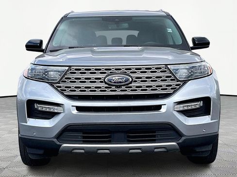 Certified 2023 Ford Explorer Limited AWD/4WD image 3