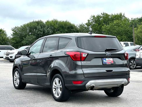 Used 2019 Ford Escape SE FWD image 13