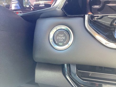 New 2025 GMC Canyon Elevation w/ Convenience Package image 28